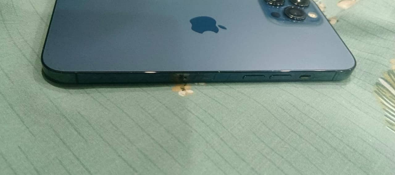 Apple iPhone 12 Pro Max 3