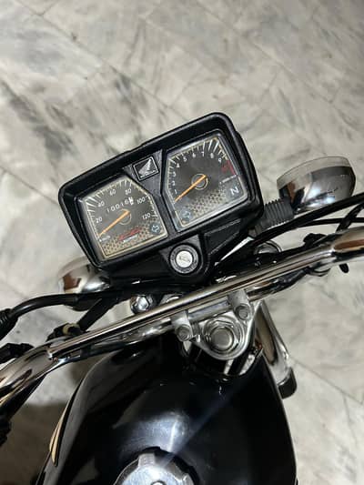 125 gold edition selfstart  9month 2024
