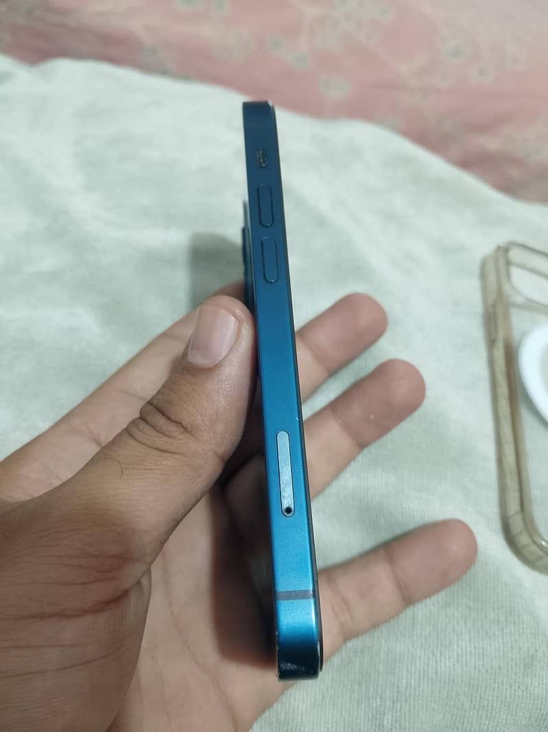 Apple iPhone 12 mini 3
