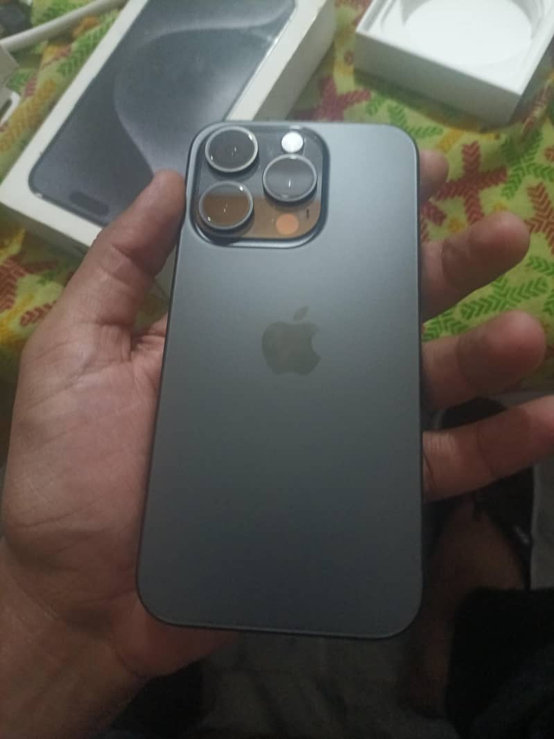 Apple iPhone 15 Pro 3