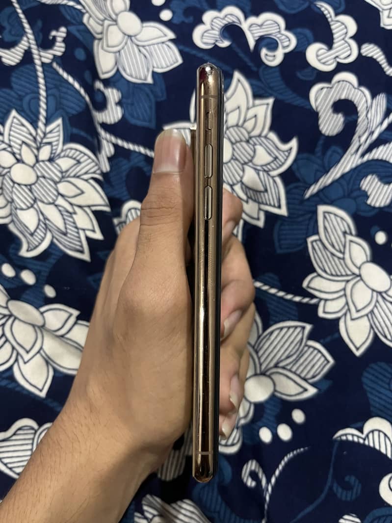 iphone xs 2