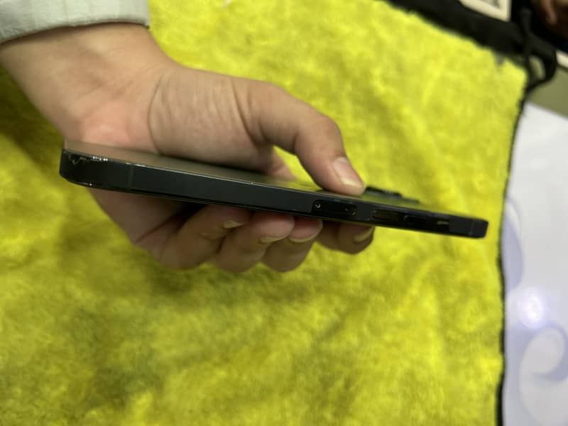 Apple iPhone 13 Pro Max 1