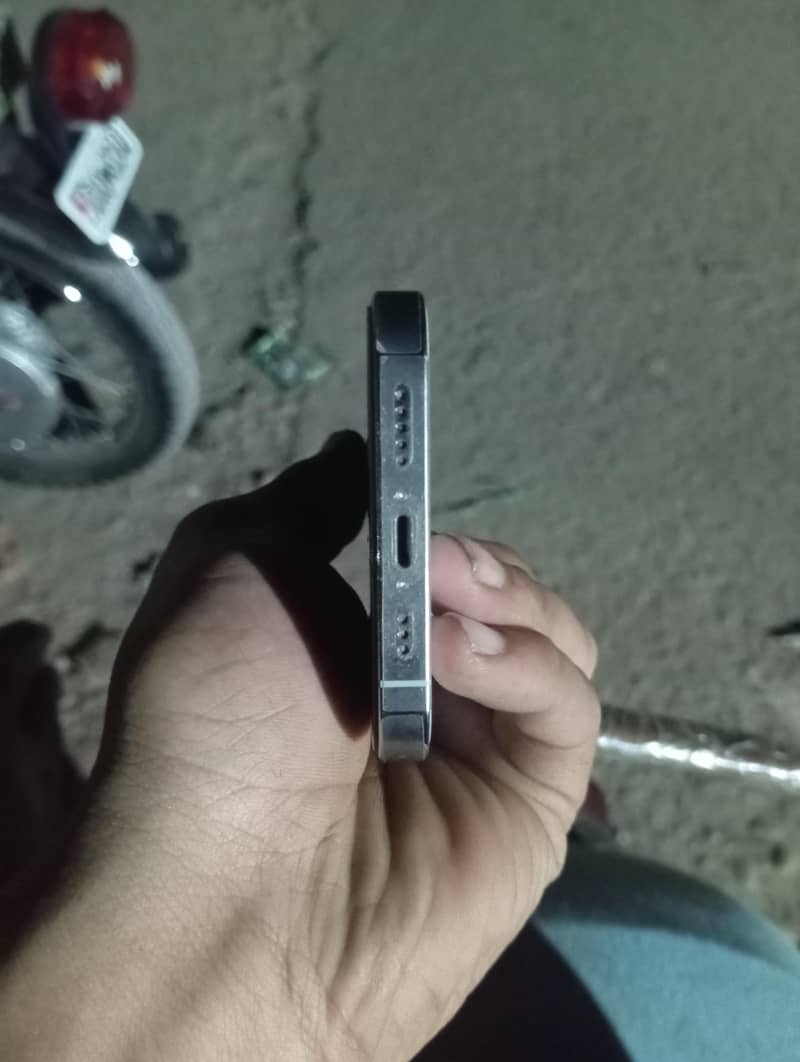 Apple iPhone 13 Pro 1