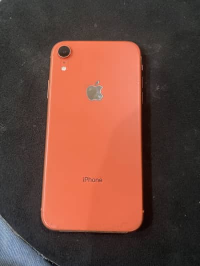 Apple iPhone XR 10 by 9.5 condition waterpack with charger