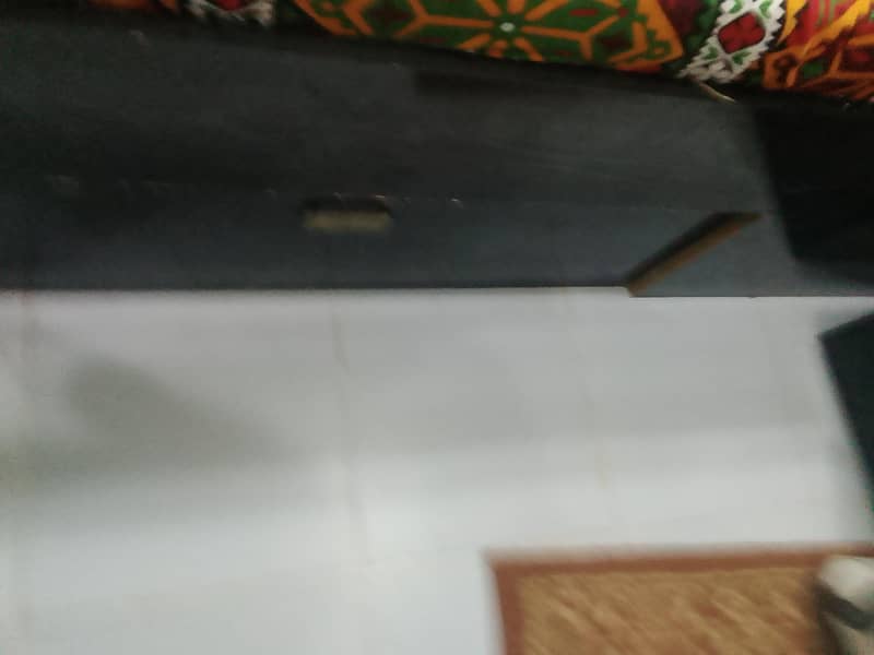 Black bed 3