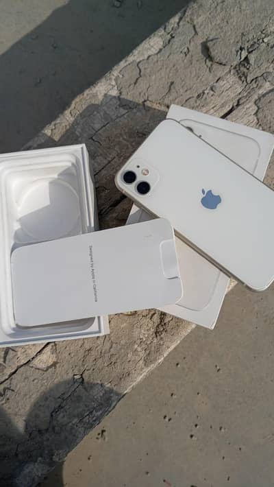 Apple iPhone 11 10 by 10 condition white colour