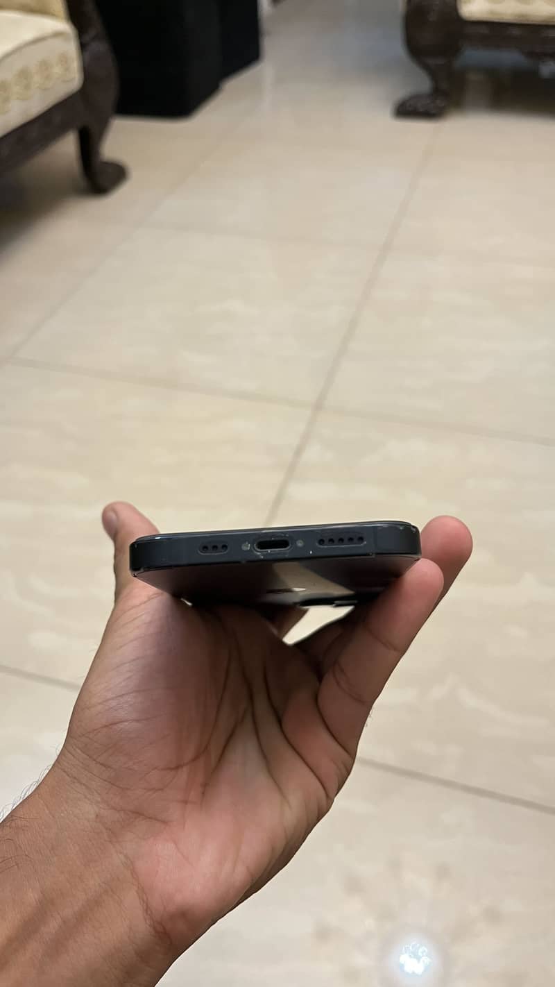 Apple iPhone 13 4