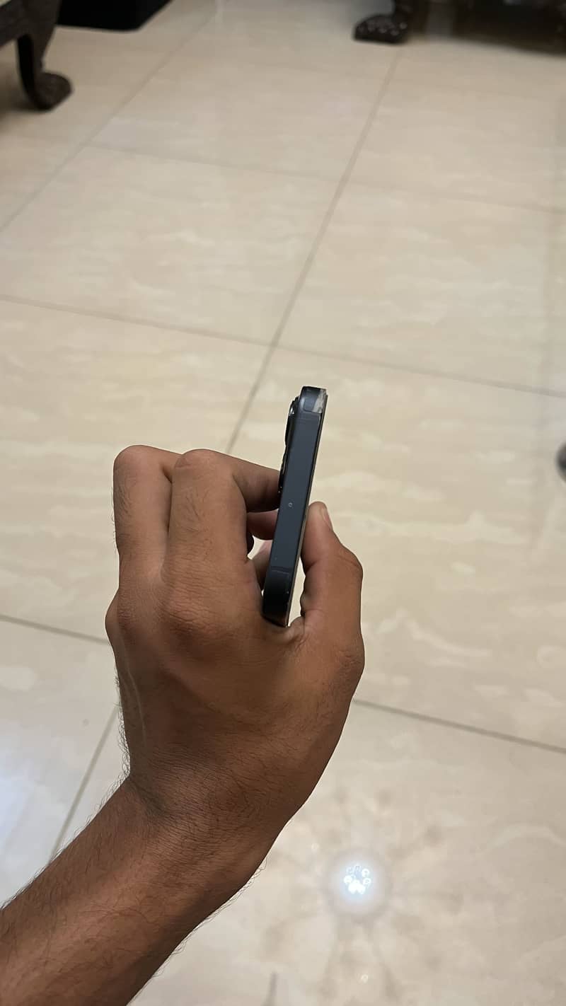 Apple iPhone 13 6