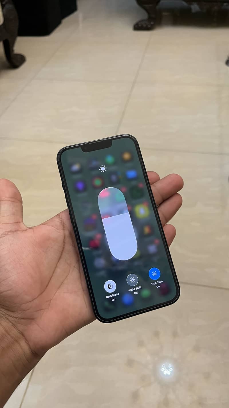Apple iPhone 13 7