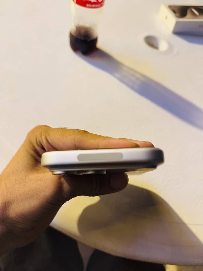 Apple iPhone 17 Pro Max 2