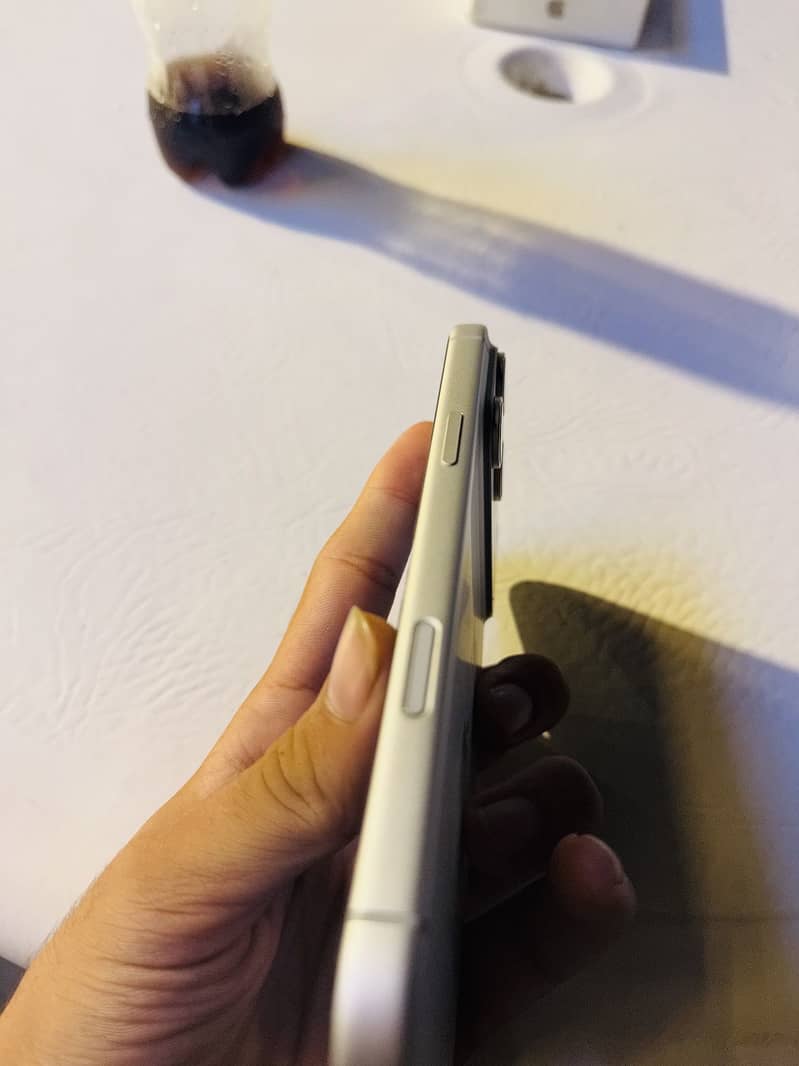 Apple iPhone 17 Pro Max 3