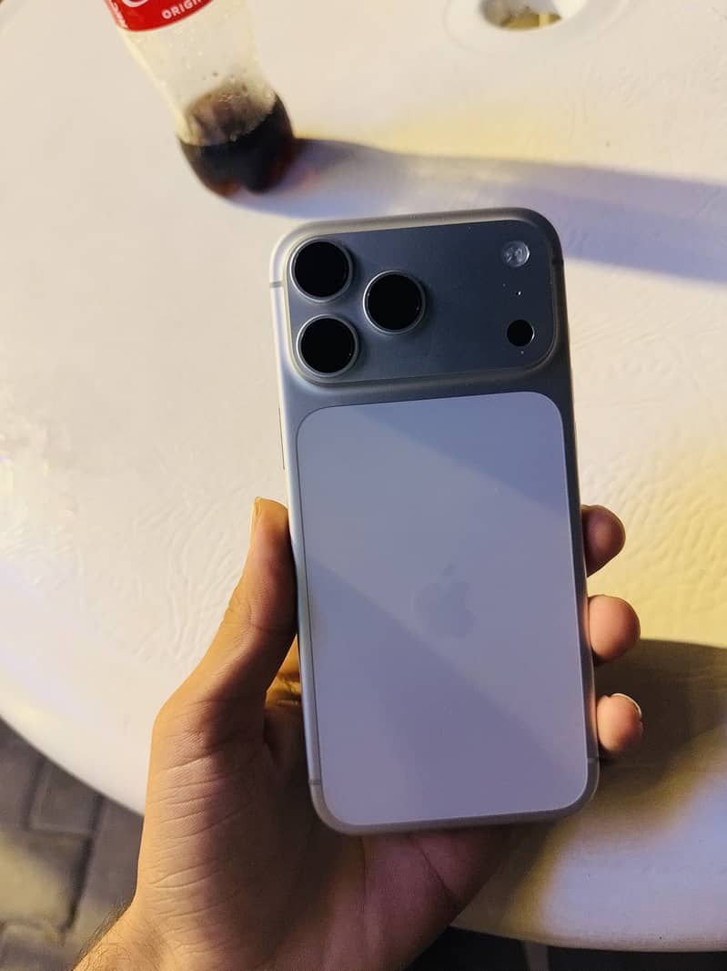 Apple iPhone 17 Pro Max 5
