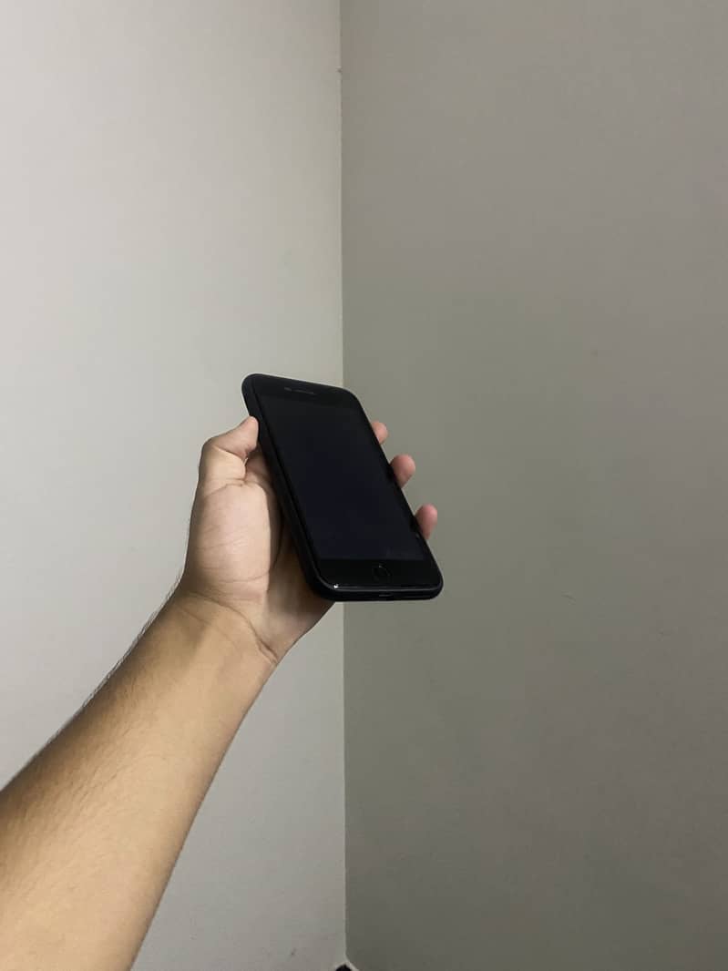 Apple iPhone 7 Plus 2