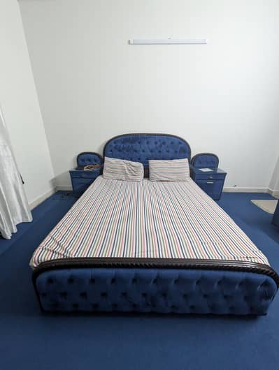 Solid wood bed