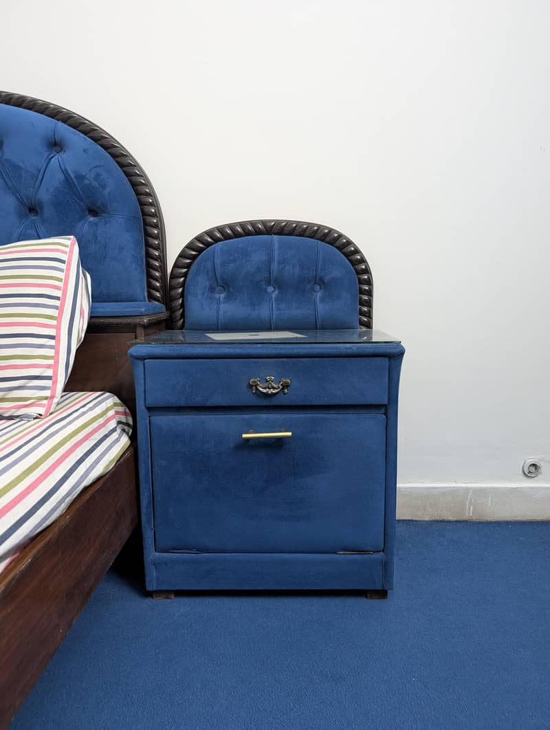 Solid wood bed 2