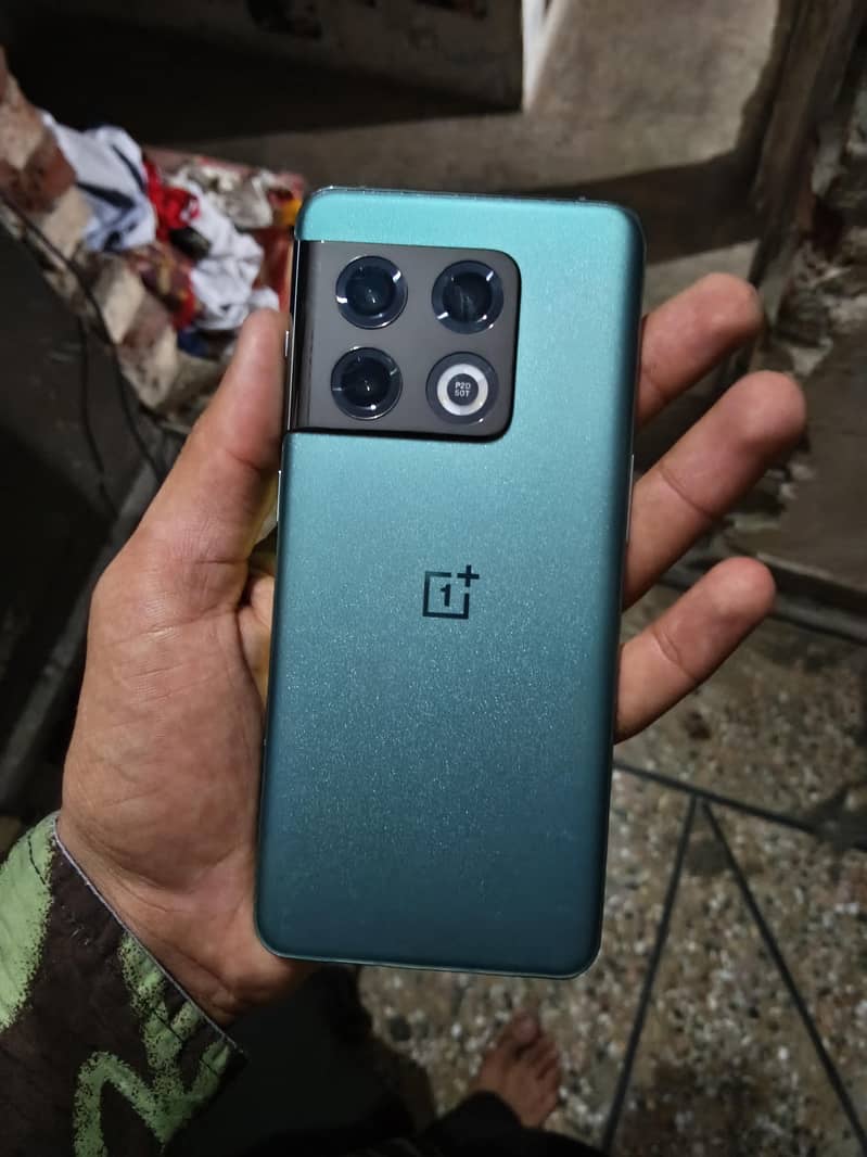 One Plus 10 Pro 1