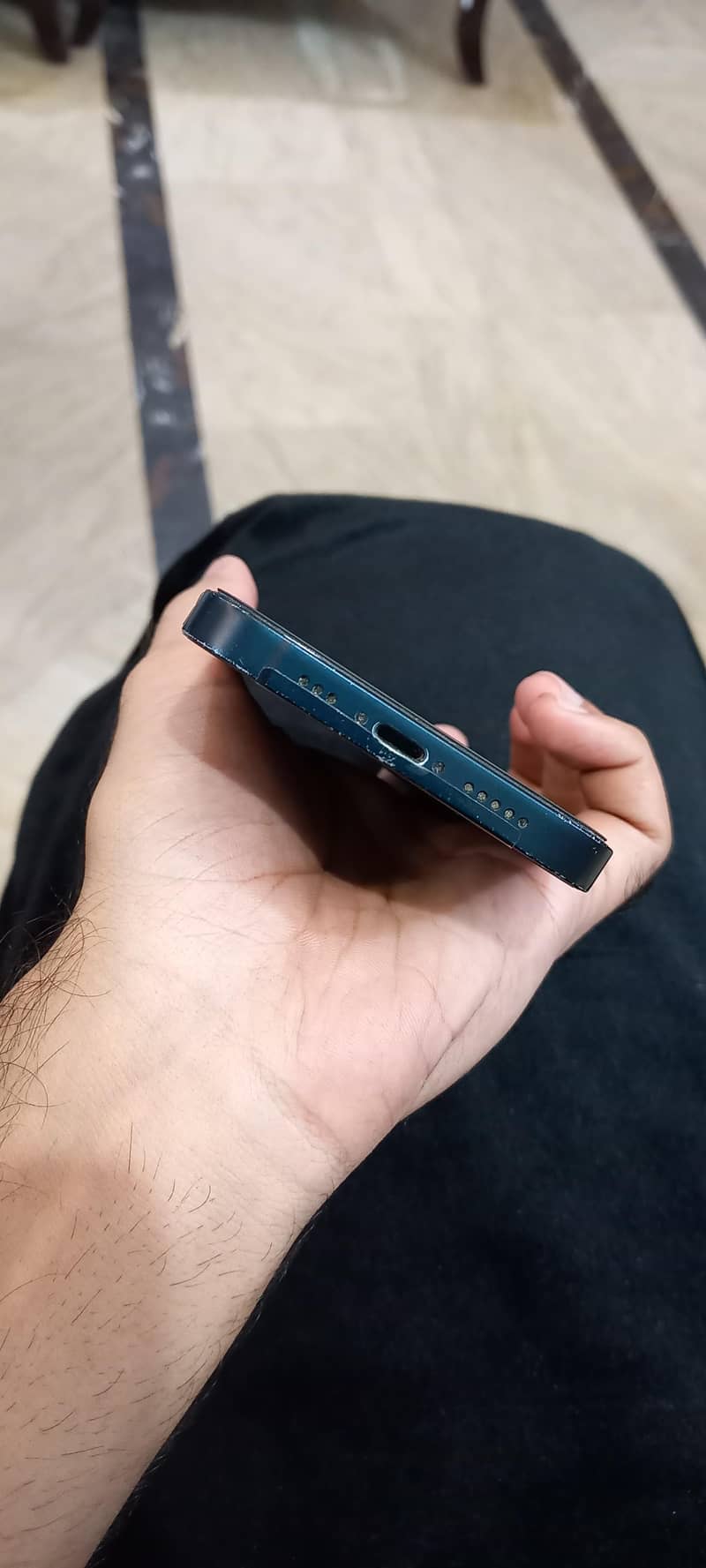 Apple iPhone 13 2