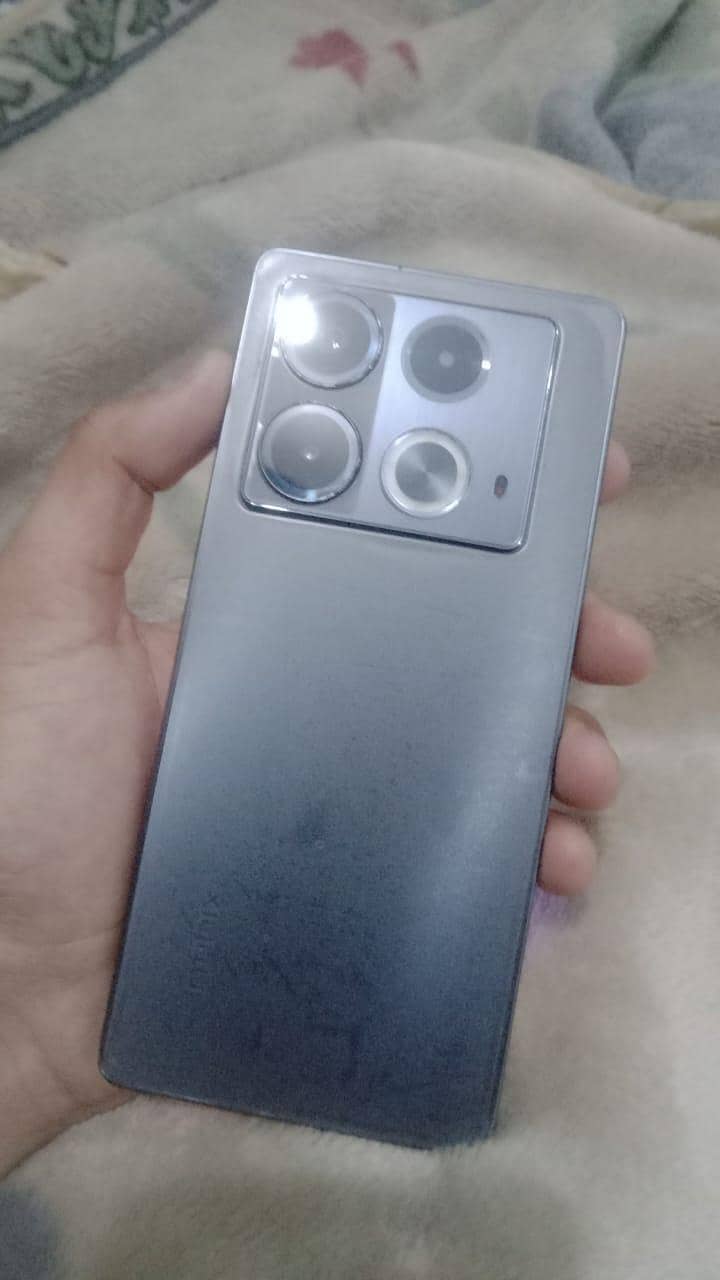 Infinix Note 40 0