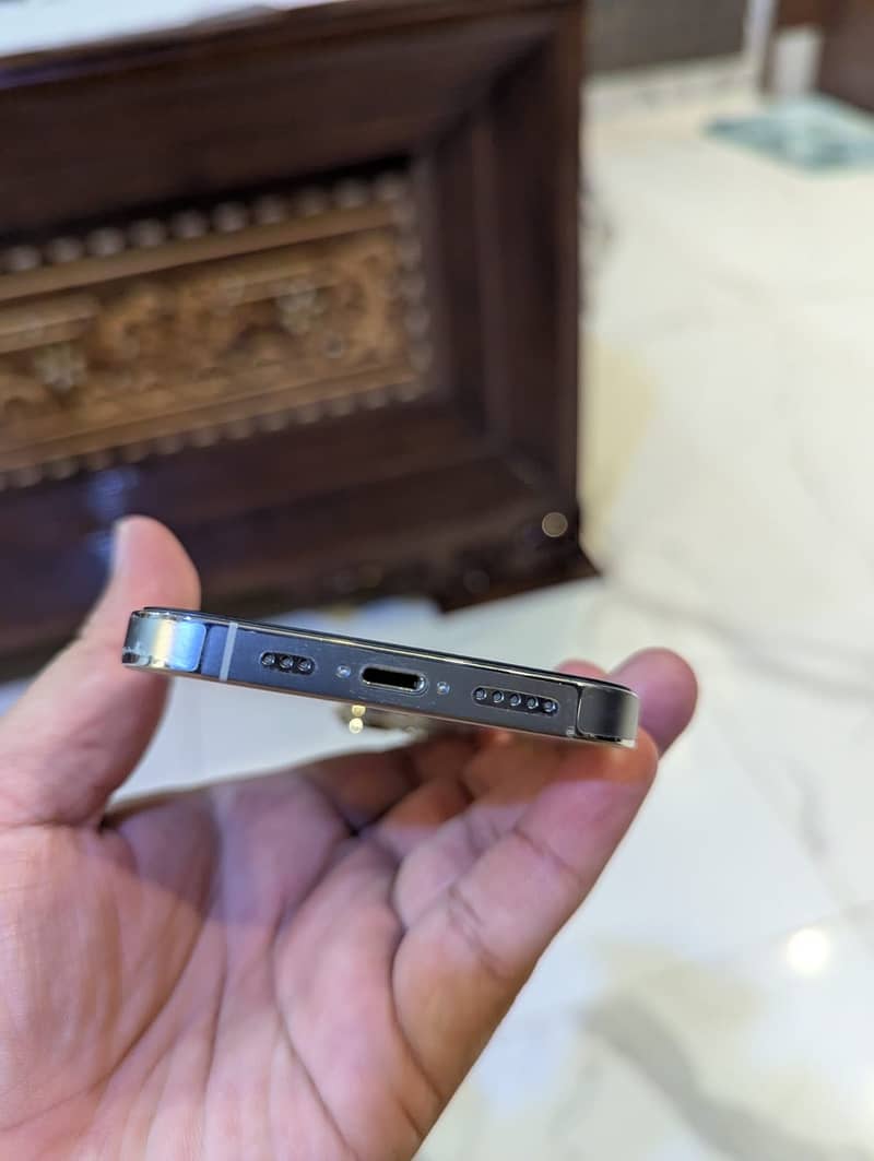 Apple iPhone 13 Pro 4