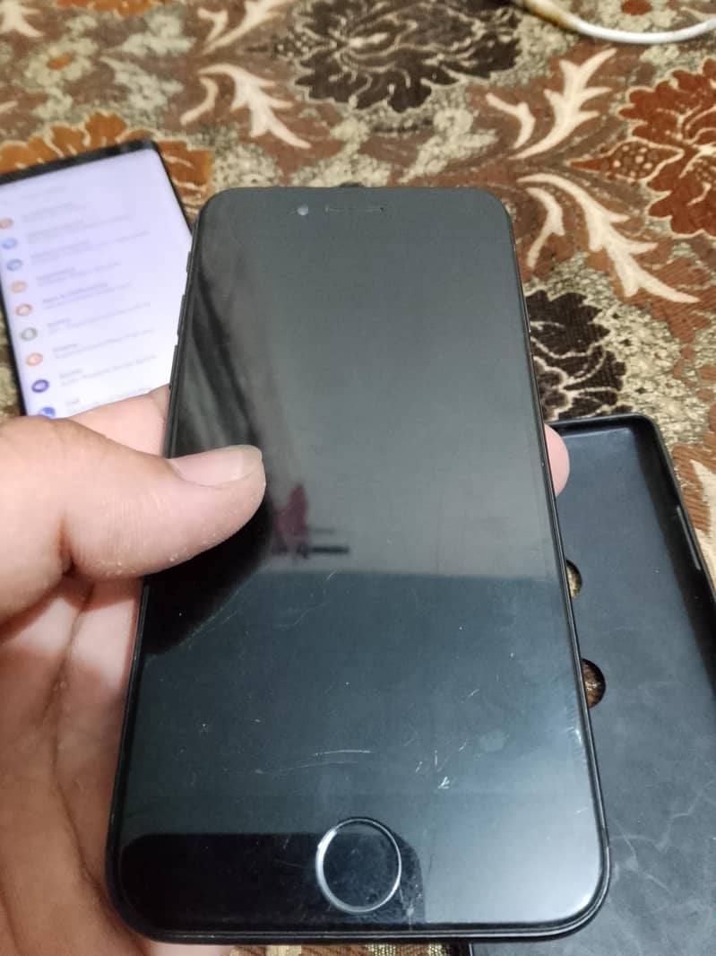 Apple iPhone 7 1