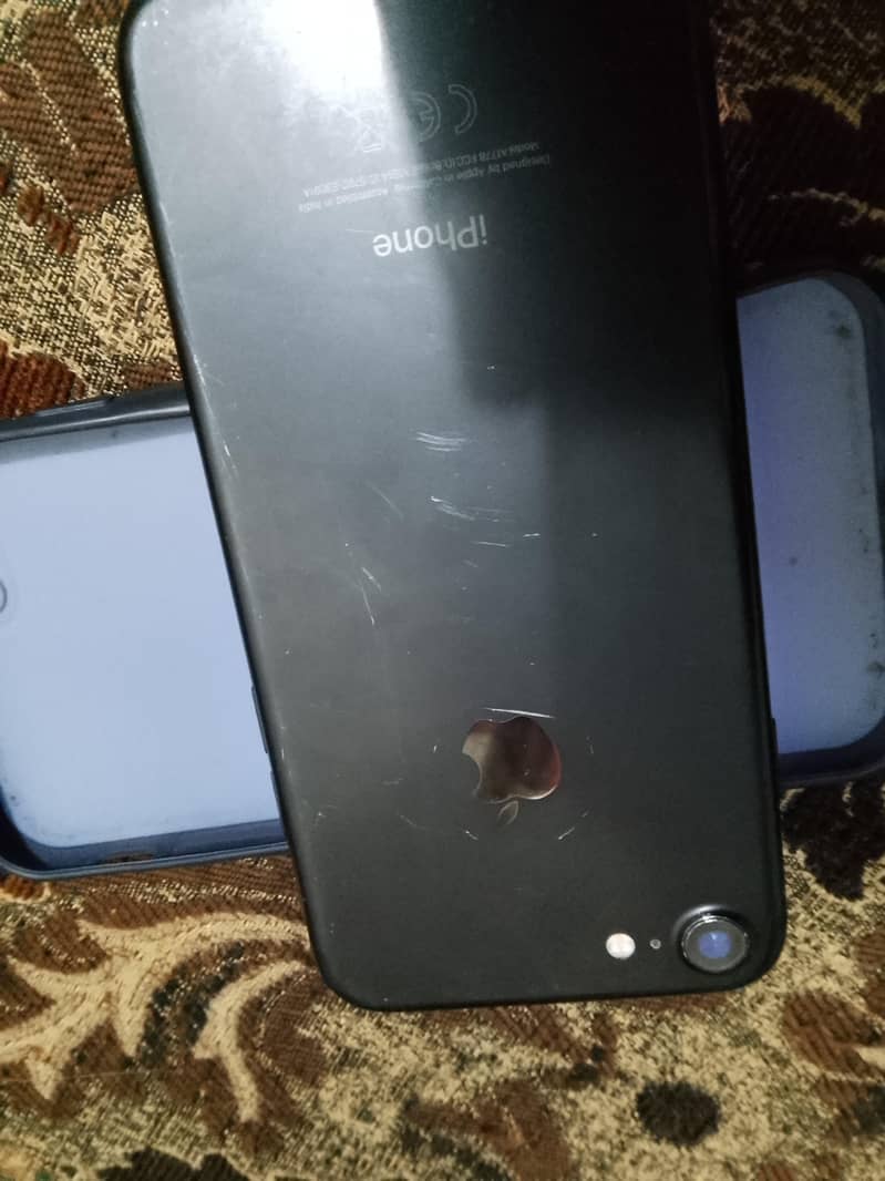 Apple iPhone 7 2