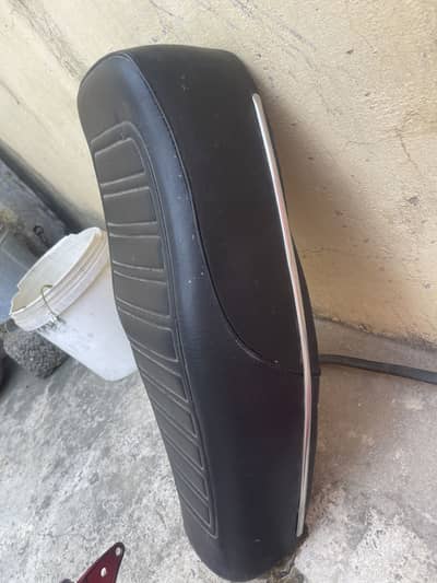 Honda 125 original seat in less price