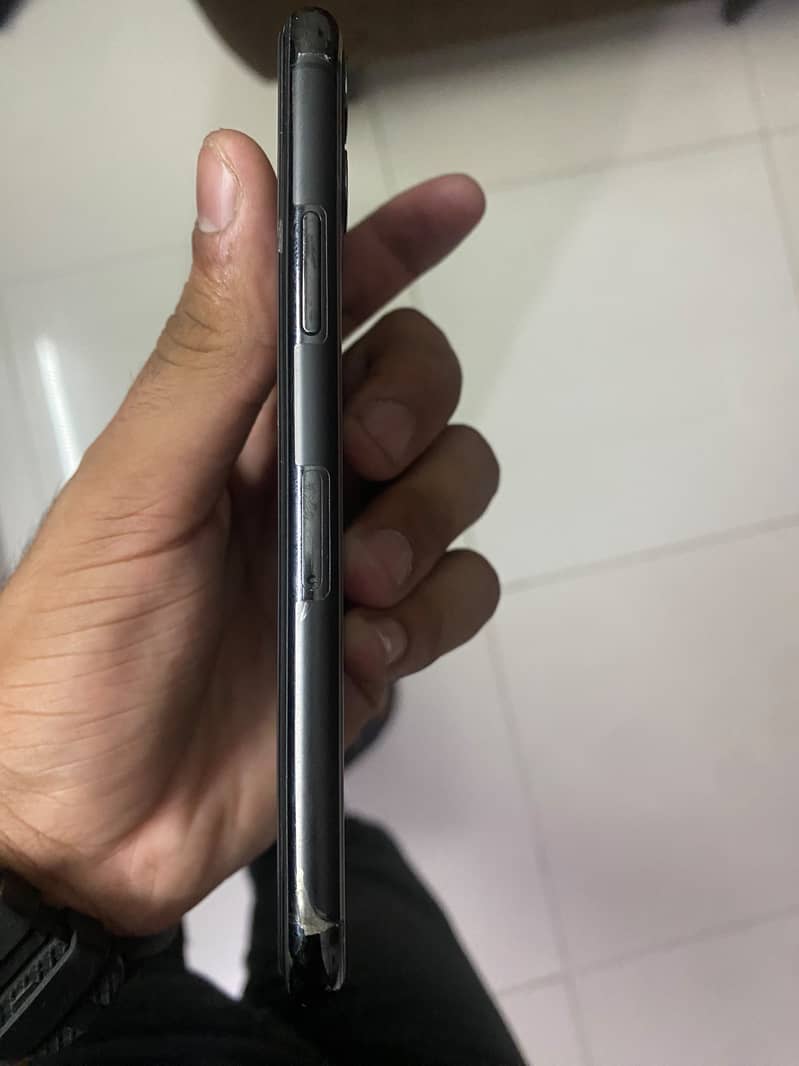 Apple iPhone 11 Pro 3