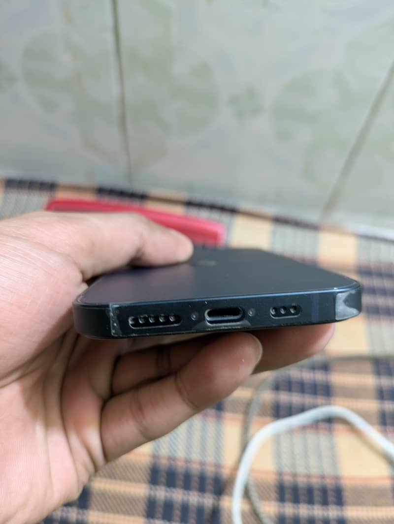 Apple iPhone 13 6