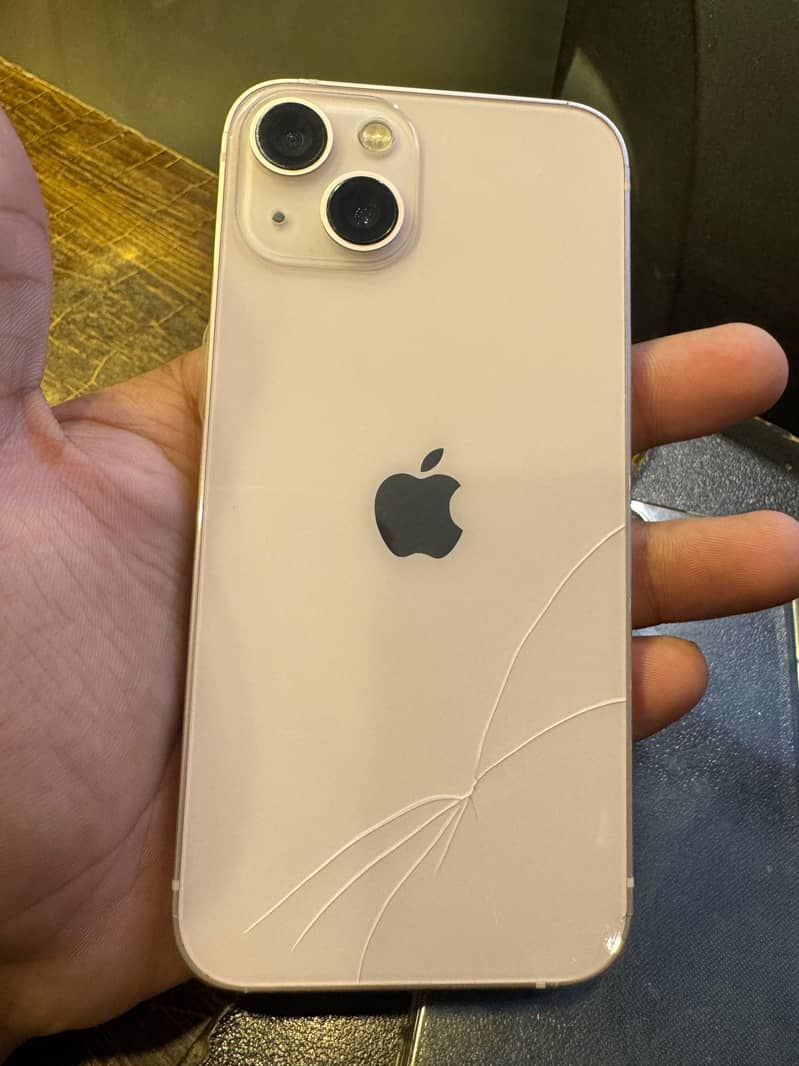 Apple iPhone 13 4