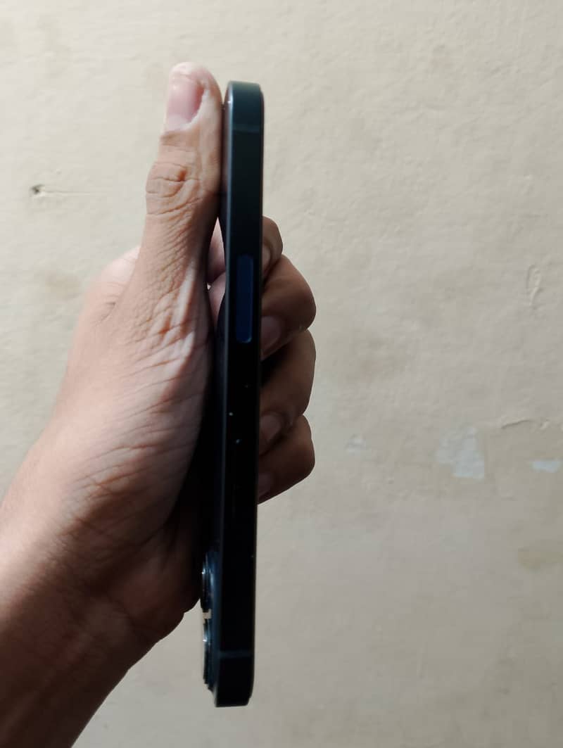 Apple iPhone 13 3