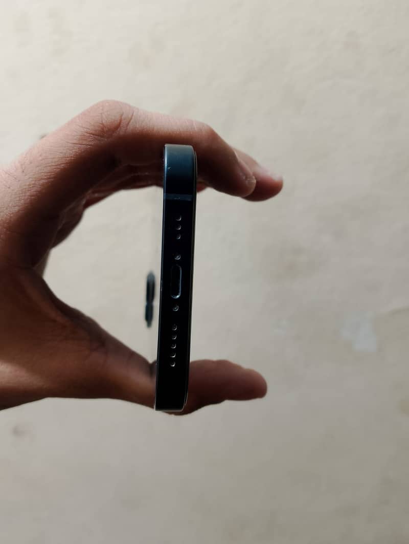 Apple iPhone 13 4