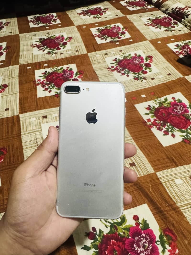 Apple iPhone 7 Plus 4