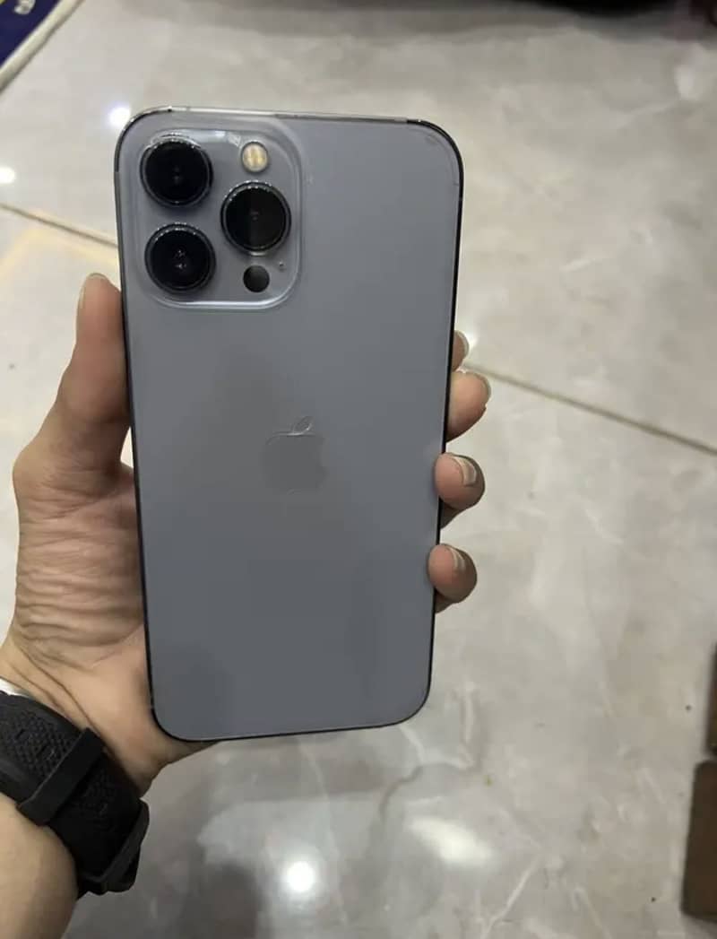 iPhone 13 Pro Max 0