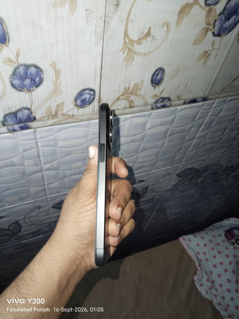 Apple iPhone 15 Pro Max 3