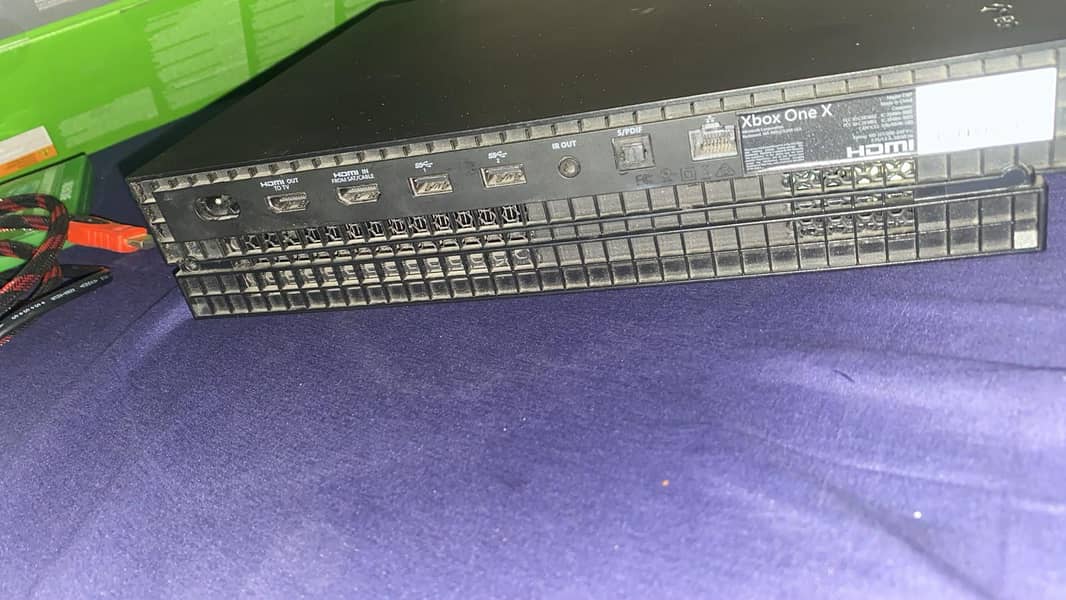 XBOX ONE X 3
