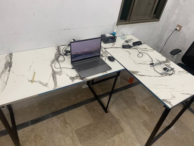 Office Tables 0