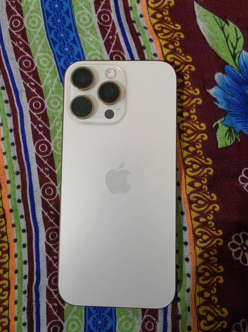 Apple iPhone 16 Pro Max 7