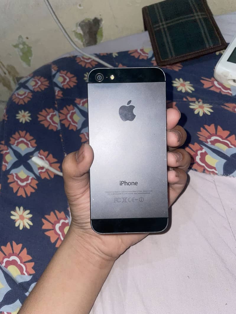 Apple iPhone 5 2