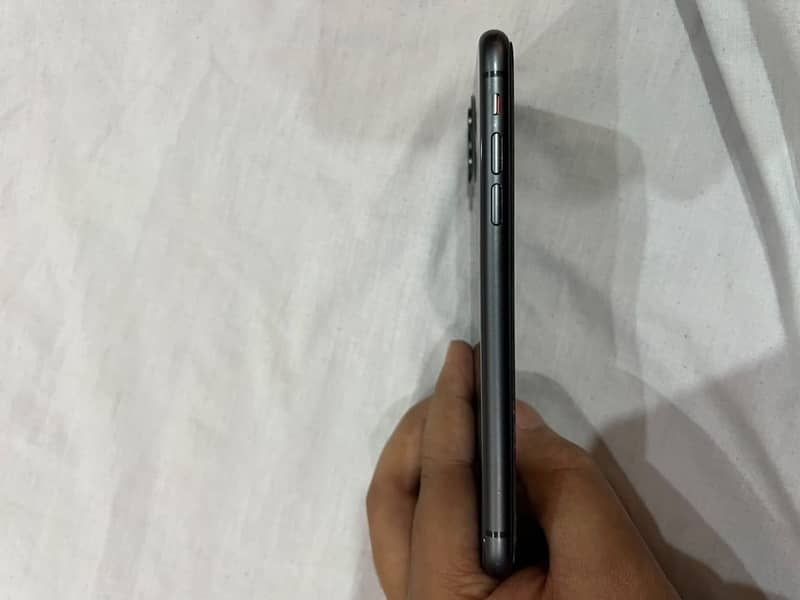 Apple iPhone 11 2
