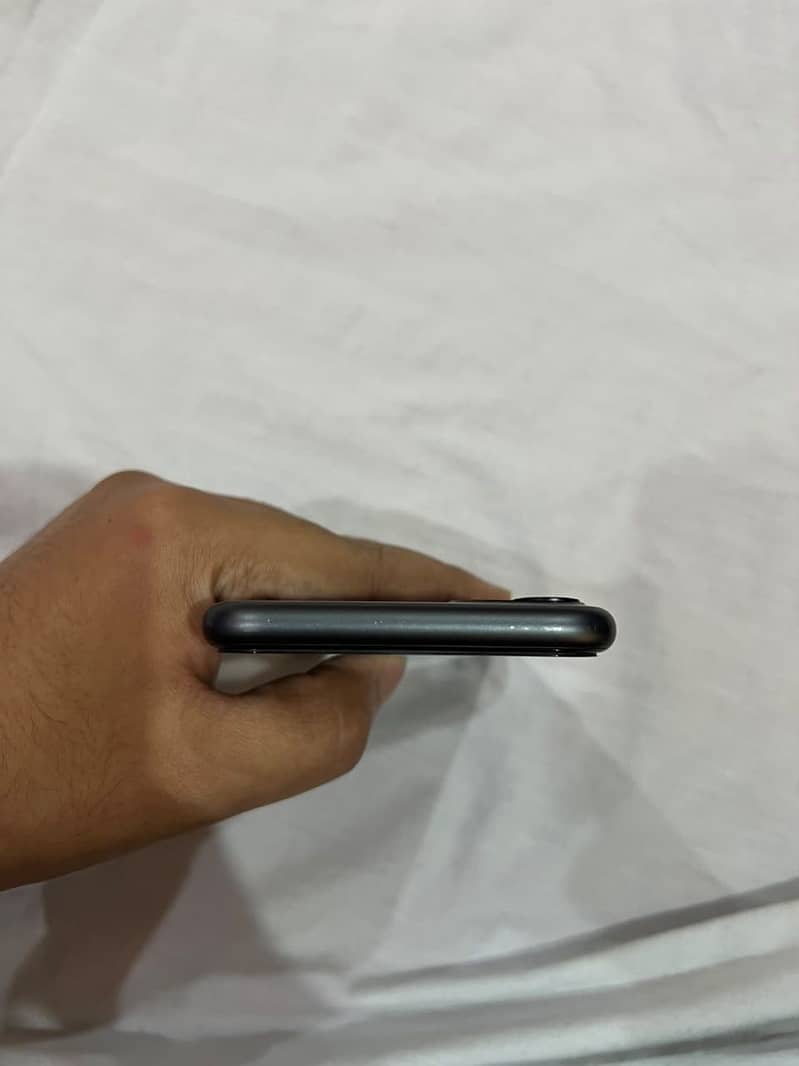 Apple iPhone 11 5