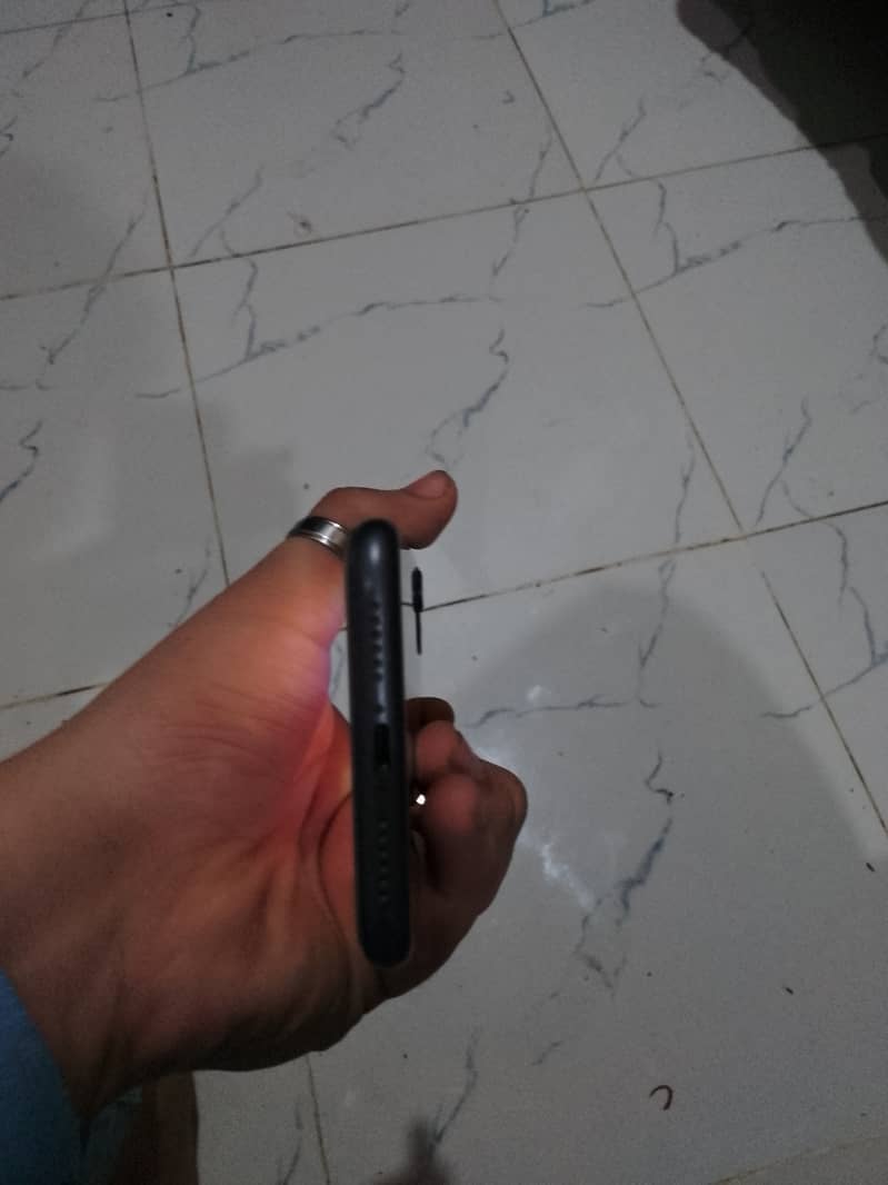Apple iPhone 11 2