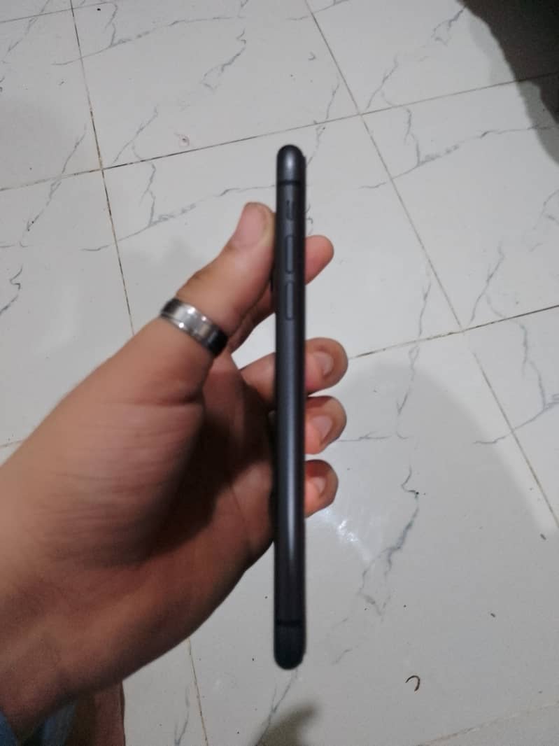 Apple iPhone 11 5