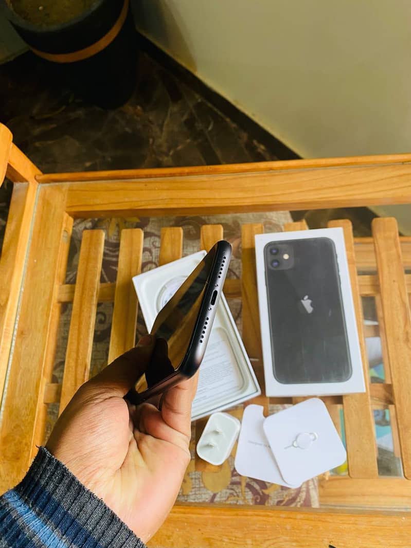 Apple iPhone 11 8