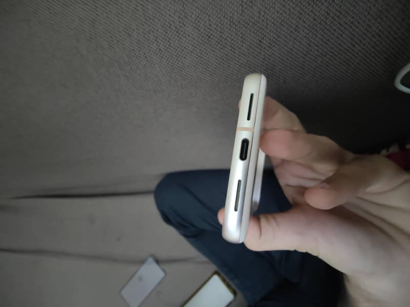 Google Pixel 8 3