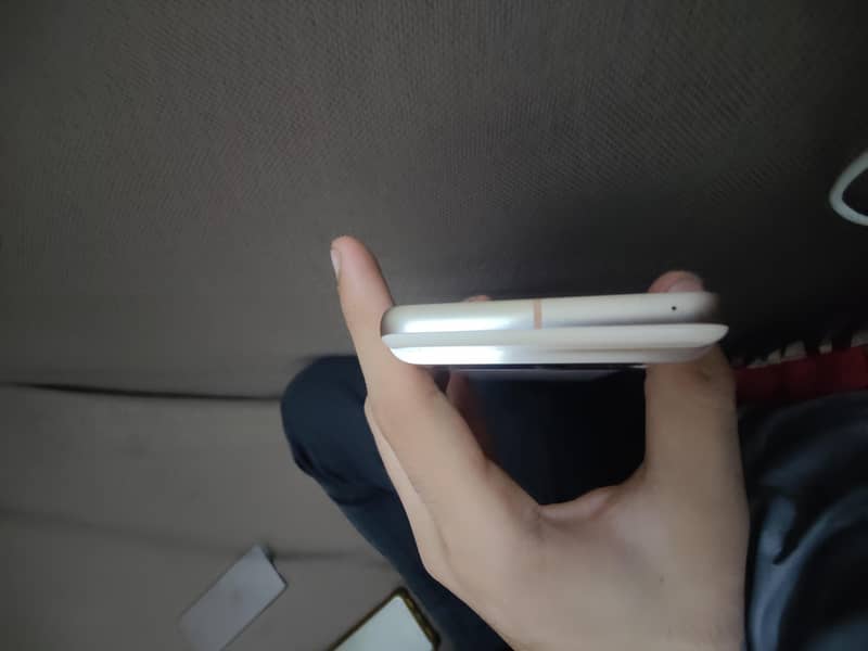 Google Pixel 8 5