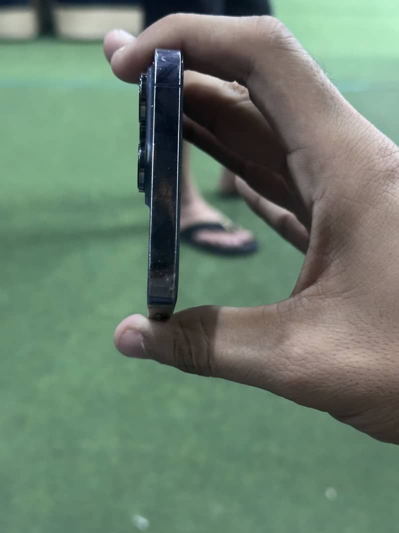 Apple iPhone 14 Pro Max 2