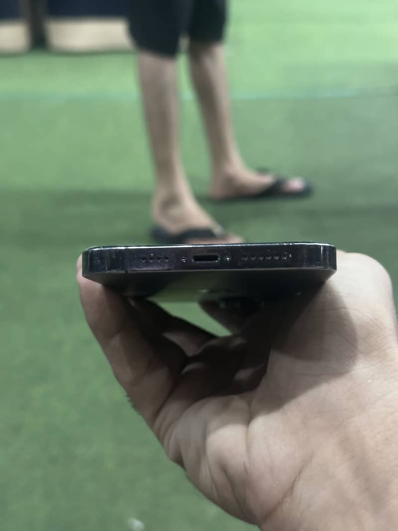 Apple iPhone 14 Pro Max 4