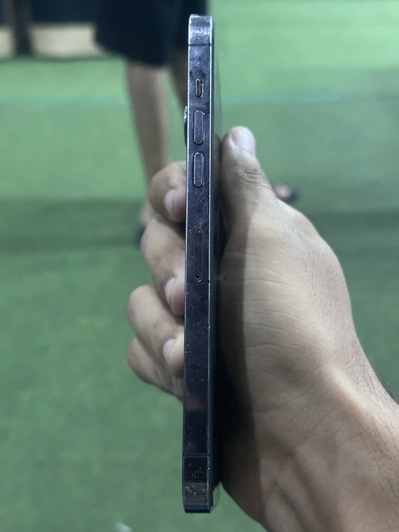 Apple iPhone 14 Pro Max 6