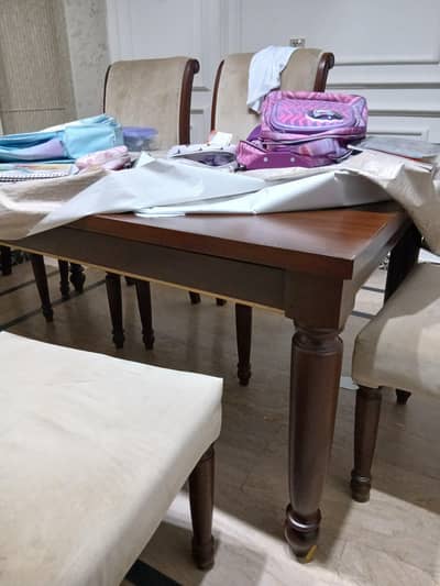 SOLID WOODEN DINING TABLE FOR SALE IN LAHORE.