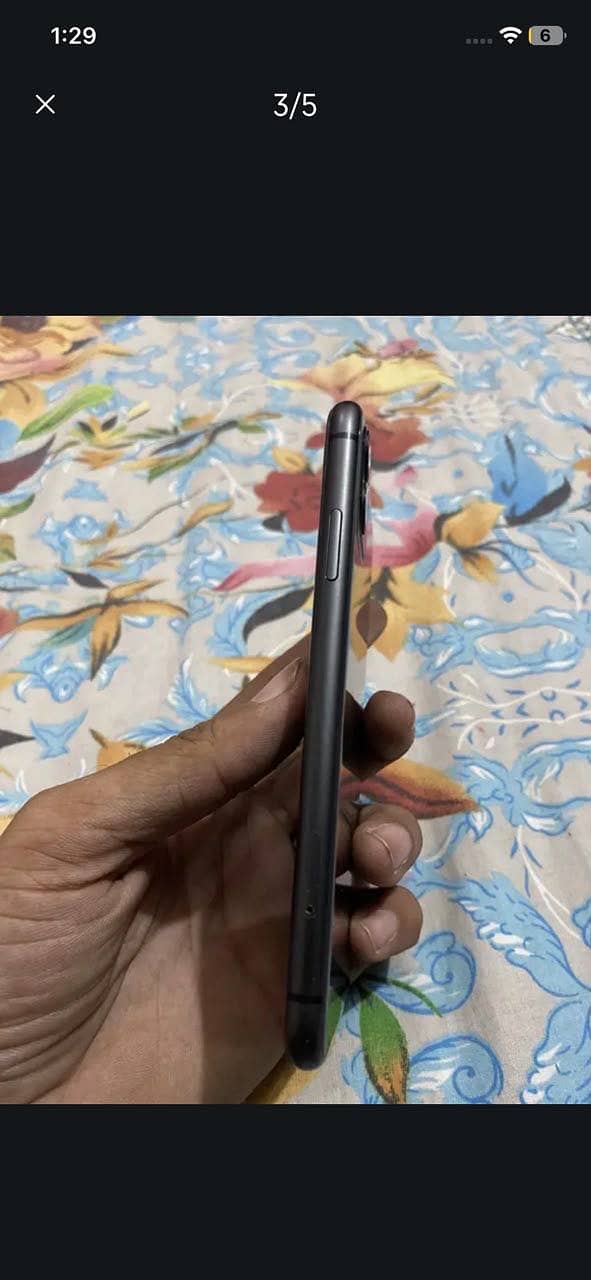 Apple iPhone 11 4
